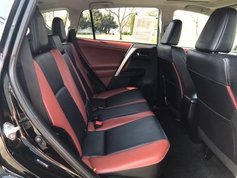 Used 2013 Toyota RAV4 Limited image 48