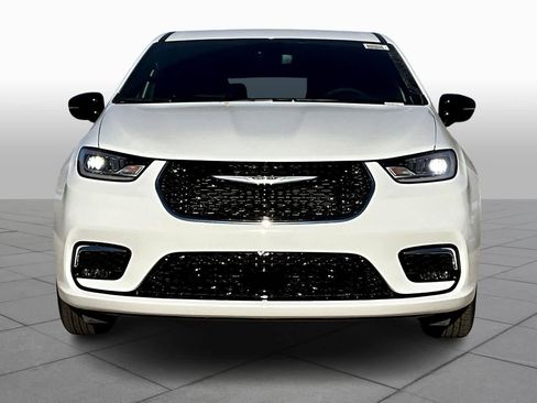 New 2026 Chrysler Pacifica Select image 4