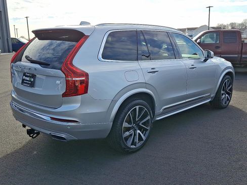 Used 2021 Volvo XC90 T8 Inscription Expression w/ Climate Package image 4