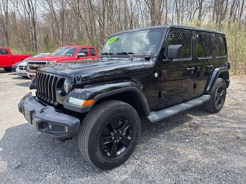 Used 2020 Jeep Wrangler Unlimited Sahara image 4