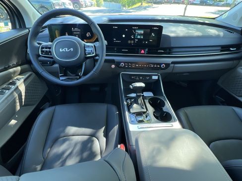 New 2026 Kia Carnival EX FWD image 39