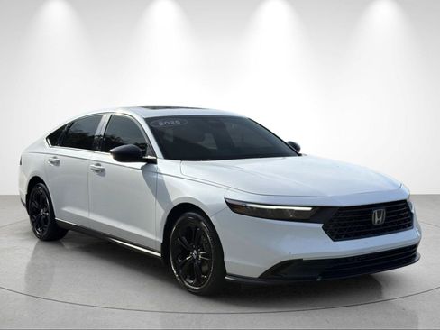 Used 2025 Honda Accord SE image 7