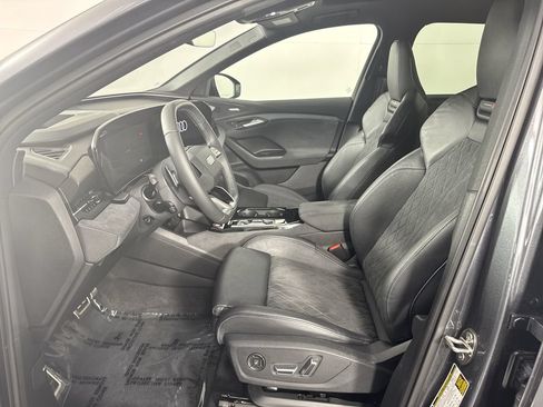 Used 2025 Audi SQ6 e-tron Premium Plus w/ Premium Plus AWD/4WD image 2