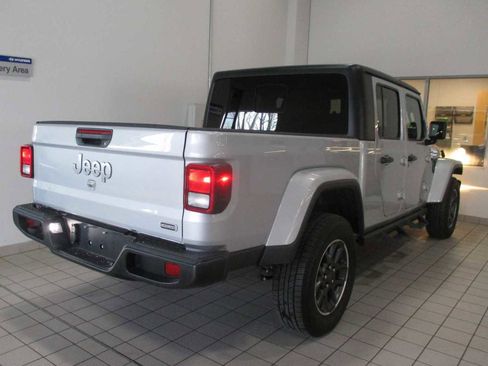 Used 2023 Jeep Gladiator Overland image 8