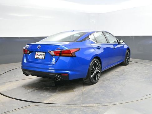 Used 2025 Nissan Altima 2.5 SR image 9