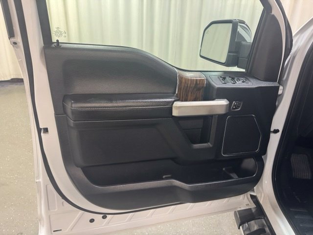 Used 2019 Ford F150 Lariat w/ Equipment Group 502A Luxury AWD/4WD image 14