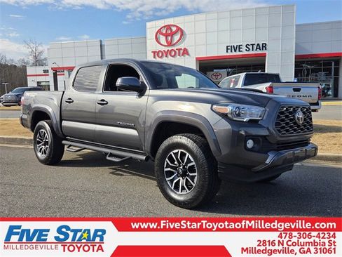 Used 2020 Toyota Tacoma TRD Sport image 1