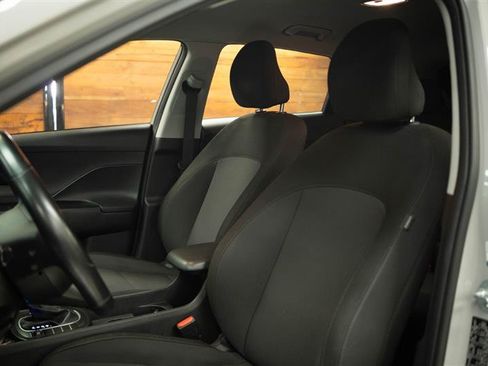 Used 2025 Hyundai Kona SEL FWD image 10