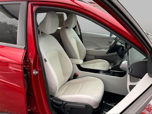 Certified 2024 Hyundai Kona SEL FWD image 9