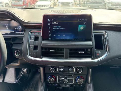 Used 2023 Chevrolet Suburban Premier image 8