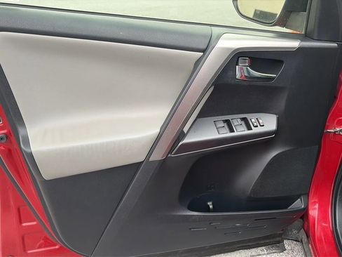 Used 2016 Toyota RAV4 XLE AWD/4WD image 31