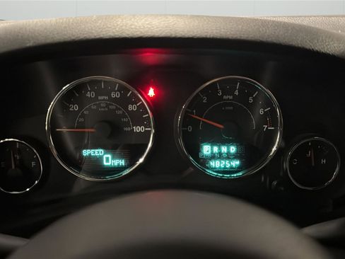 Used 2017 Jeep Wrangler Unlimited Rubicon w/ Connectivity Group image 14