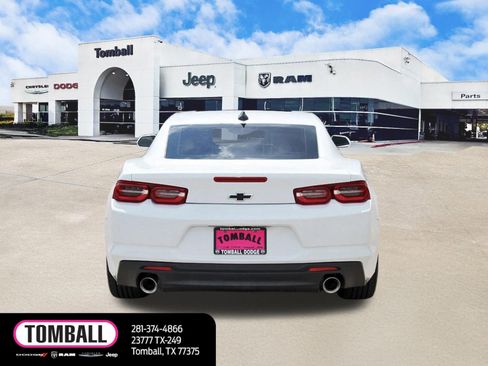 Used 2022 Chevrolet Camaro LT RWD image 6