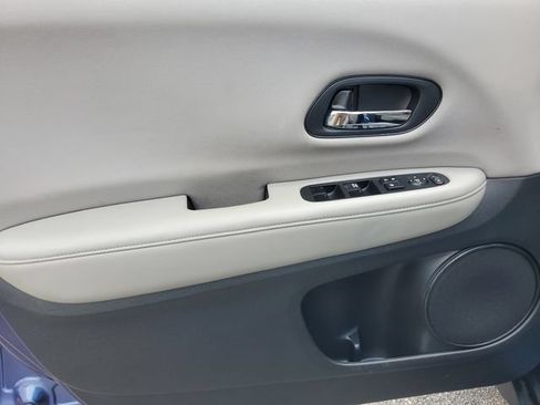 Used 2017 Honda HR-V LX image 20