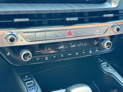 Used 2024 Kia Telluride SX Prestige image 16