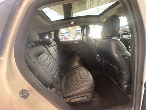 Certified 2024 Ford Escape SE w/ PHEV Premium Package image 33