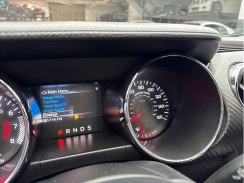 Used 2016 Ford Mustang Coupe RWD image 12