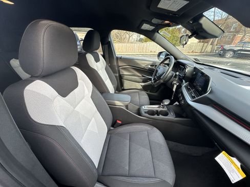 Used 2024 Chevrolet Trax RS w/ Driver Confidence Package image 29