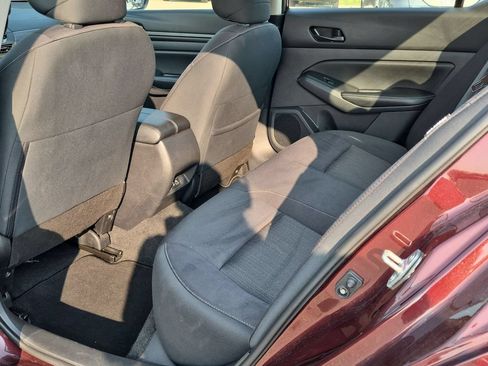 Used 2025 Nissan Altima 2.5 SV FWD image 27