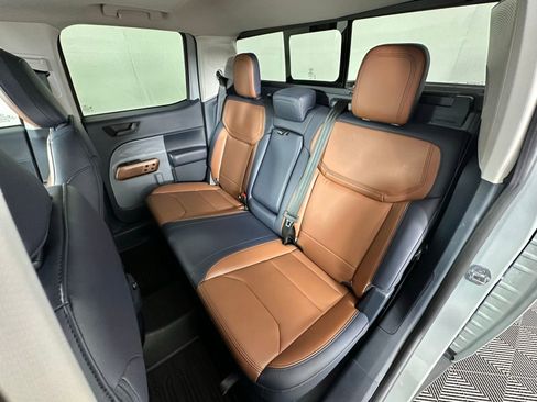 Used 2022 Ford Maverick Lariat w/ Lariat Luxury Package image 32