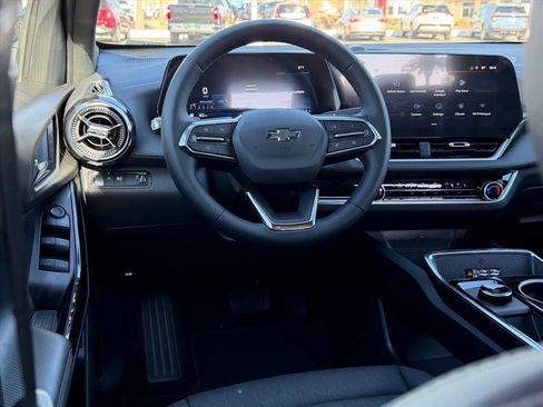 New 2026 Chevrolet Equinox LT w/ Convenience Package II image 7