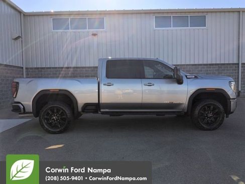 Used 2024 GMC Sierra 2500 AT4 w/ Technology Package AWD/4WD image 2