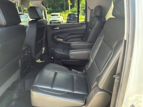 Used 2020 Chevrolet Suburban Premier AWD/4WD image 26