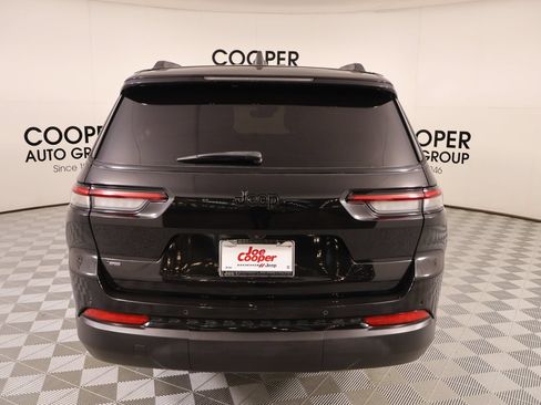 Used 2021 Jeep Grand Cherokee L Laredo RWD image 22