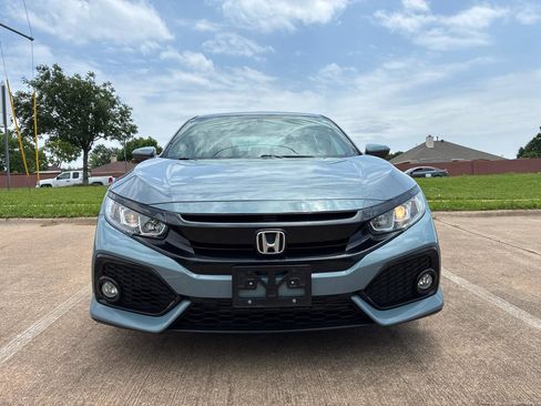 Used 2018 Honda Civic EX image 2