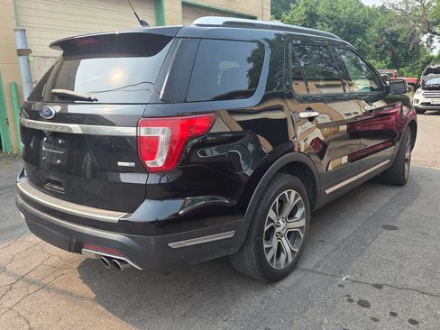 Used 2018 Ford Explorer Platinum AWD/4WD image 4