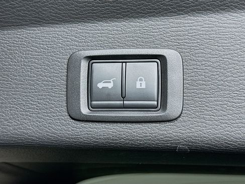 Used 2025 Mitsubishi Outlander SE FWD image 29