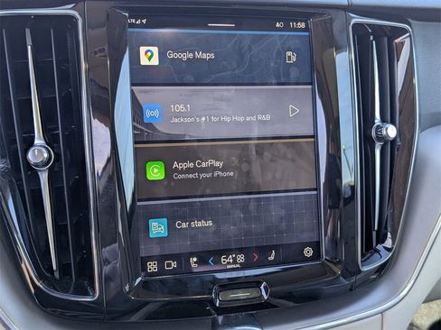 Used 2024 Volvo XC60 B5 Core image 8