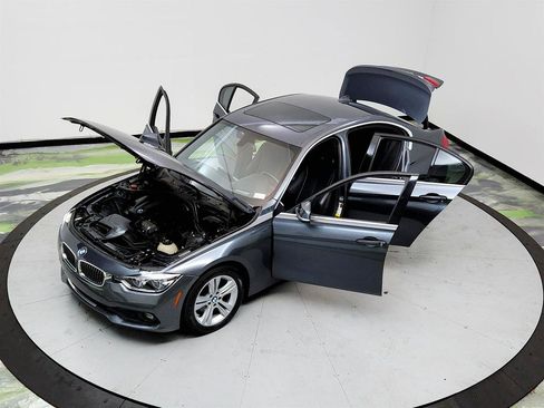Used 2016 BMW 328i xDrive Sedan AWD/4WD image 37