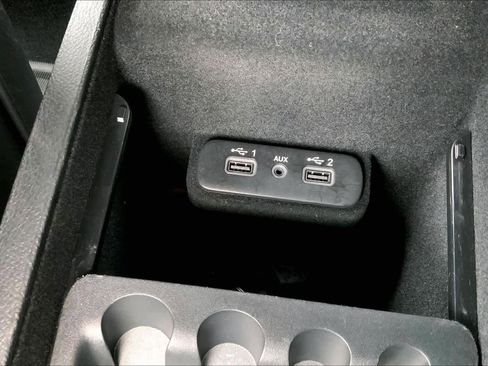 Used 2021 Chrysler 300 S image 32