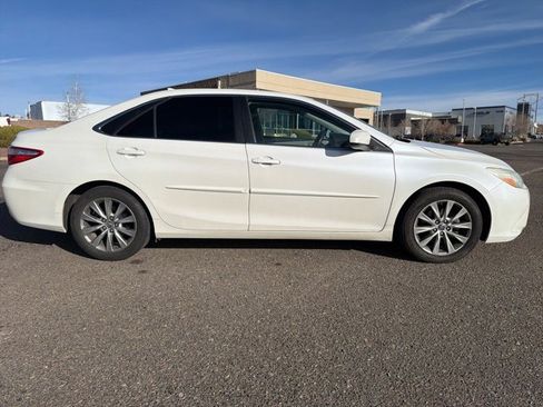 Used 2016 Toyota Camry XLE image 2