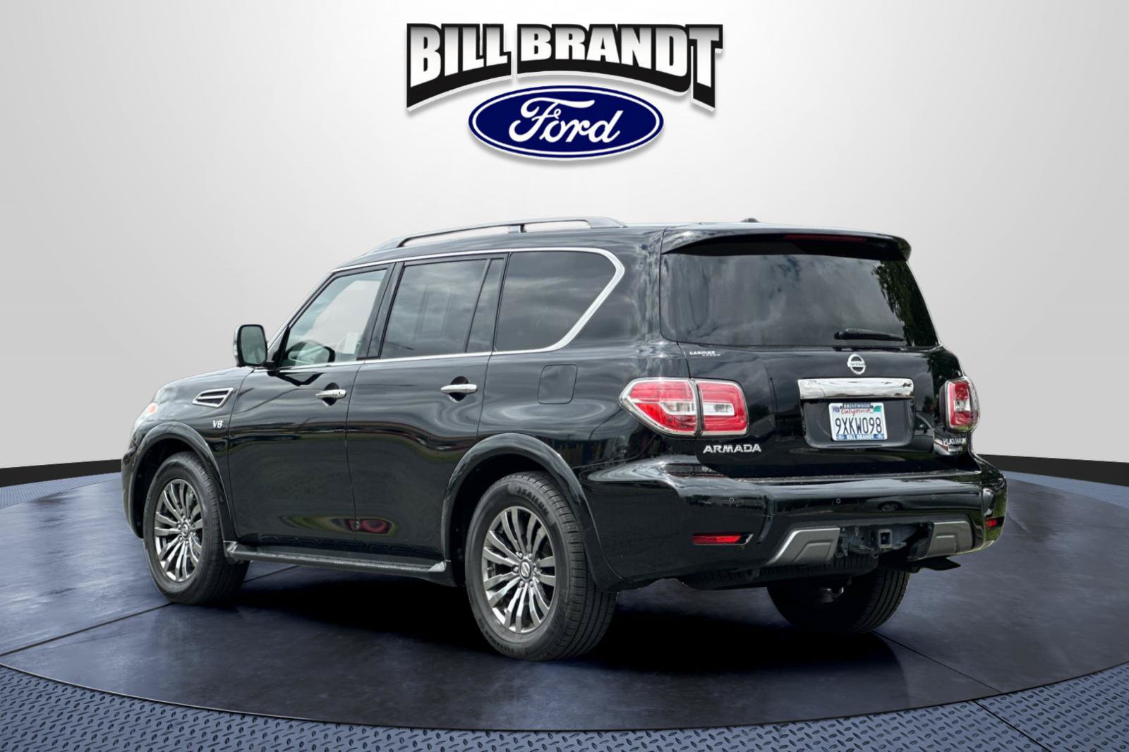 Used 2019 Nissan Armada Platinum w/ Captain's Chairs Package RWD image 5