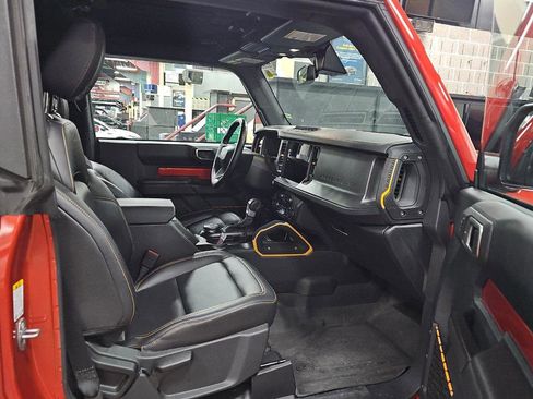 Used 2024 Ford Bronco Badlands w/ Sasquatch Package image 11