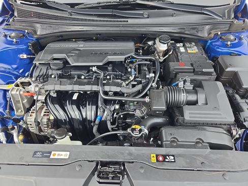 Used 2023 Hyundai Elantra SE image 31