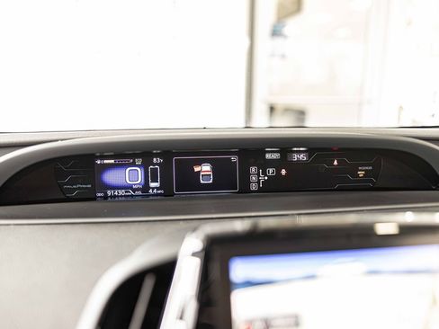 Used 2018 Toyota Prius Prime Premium image 27