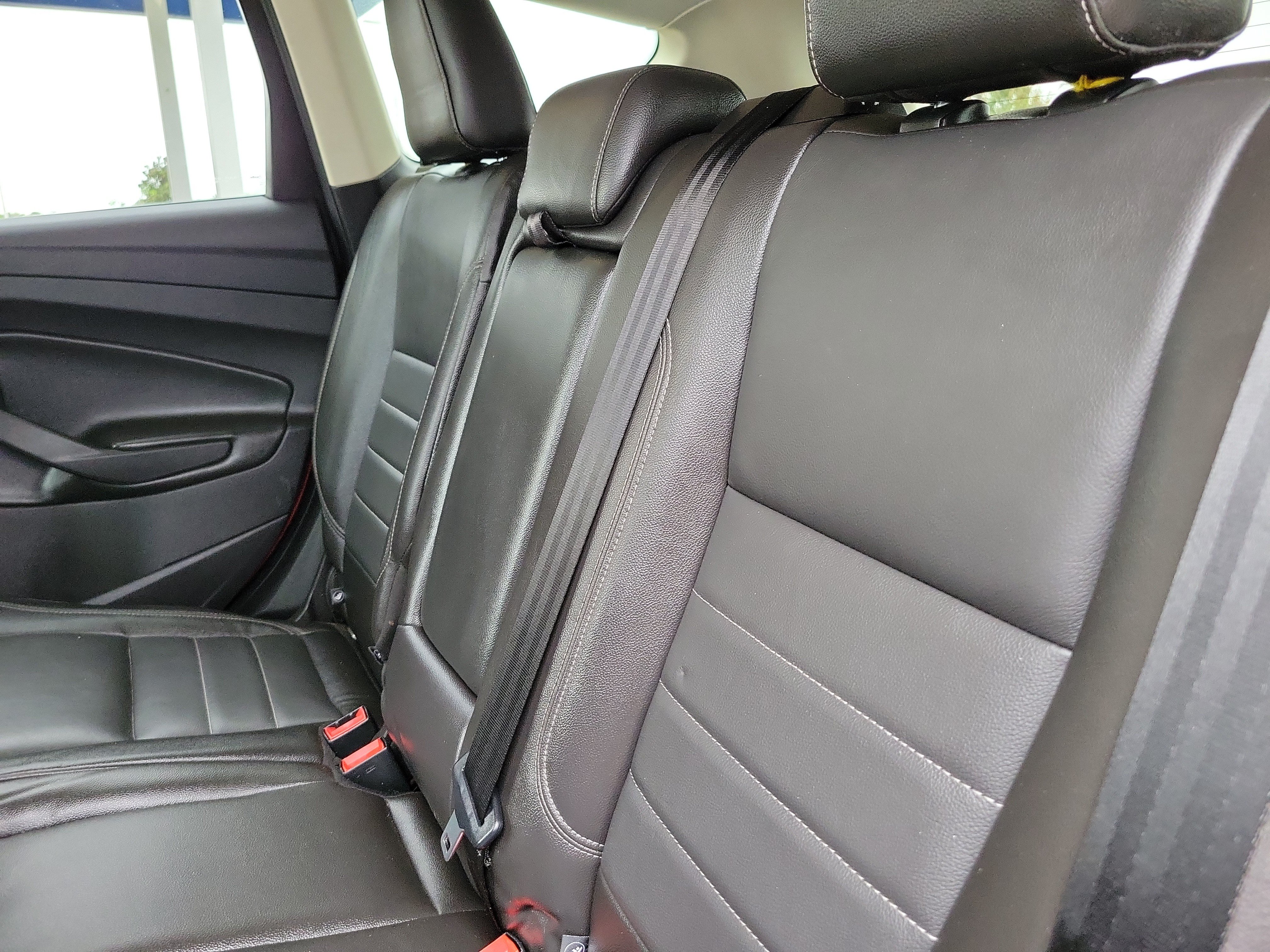 Used 2015 Ford Escape Titanium w/ Equipment Group 301A AWD/4WD image 10