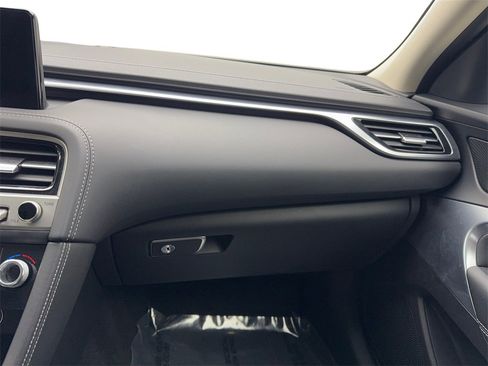 Used 2025 Genesis G70 2.5T image 59