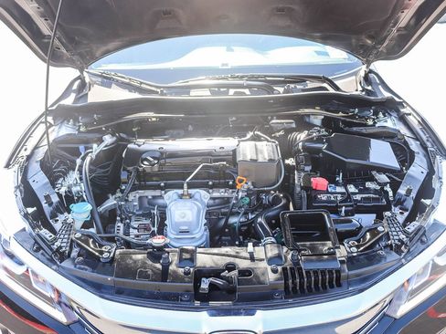 Used 2017 Honda Accord Sport image 33