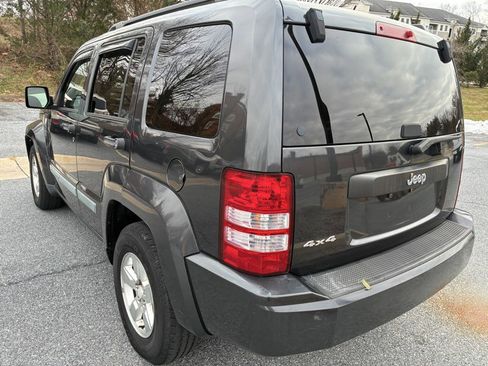 Used 2010 Jeep Liberty Sport w/ Popular Equipment Group image 4