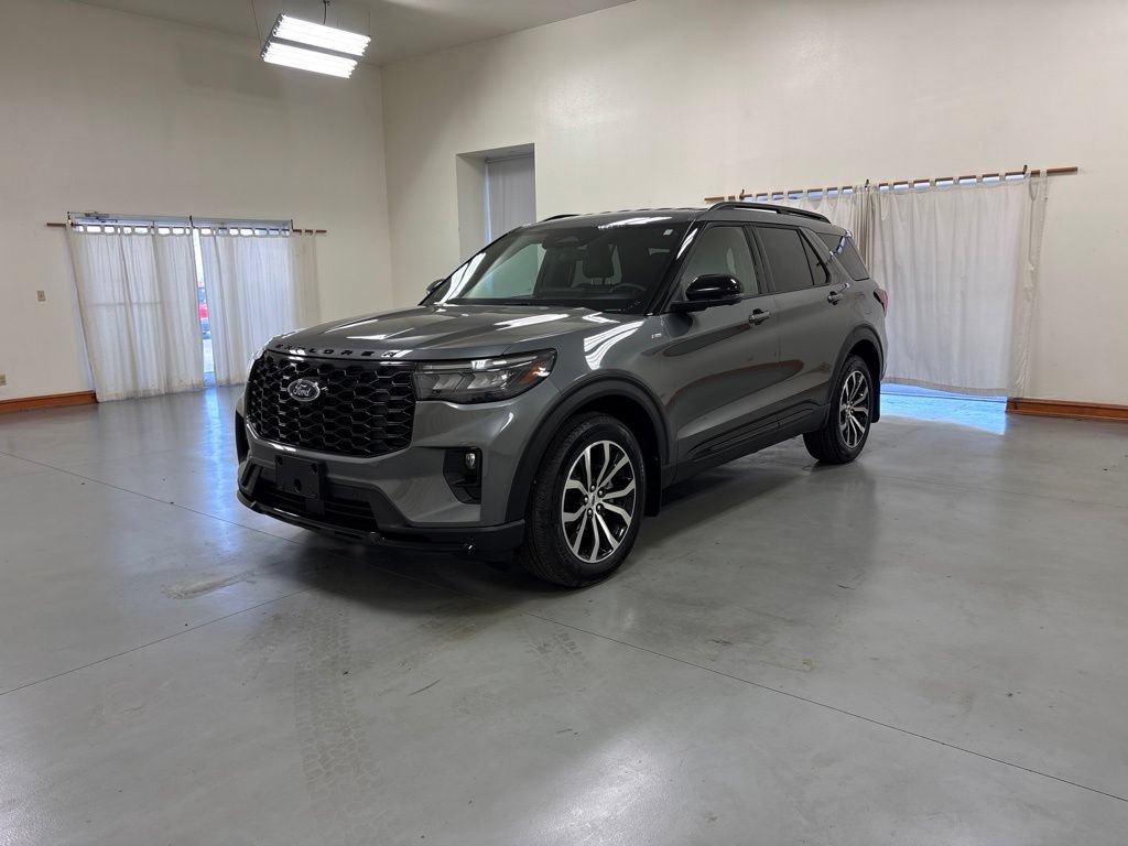 Used 2025 Ford Explorer ST-Line AWD/4WD image 4