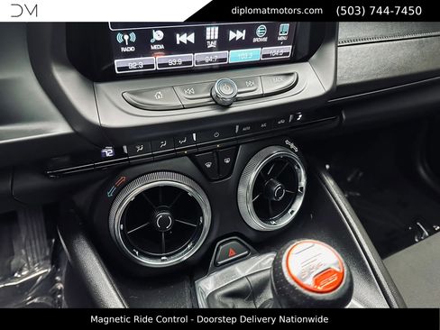 Used 2018 Chevrolet Camaro SS RWD image 34