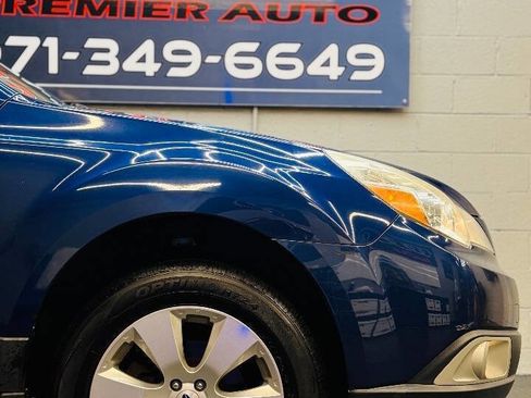 Used 2011 Subaru Outback 2.5i Limited image 9