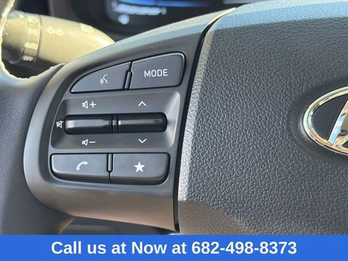 Used 2025 Hyundai Venue Limited image 31