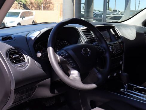 Used 2020 Nissan Pathfinder S FWD image 42