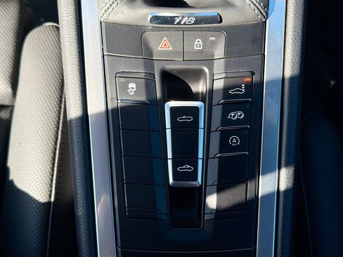 Used 2025 Porsche 718 Boxster S image 40