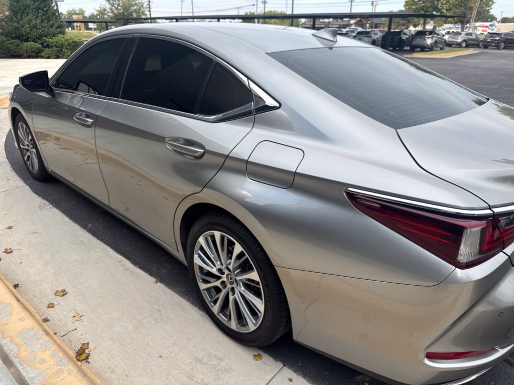 Used 2019 Lexus ES 350 w/ Premium Package FWD image 3